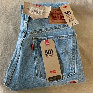 Women’s LEVI’S 501 Button Fly Skinny Jeans in Light Wash